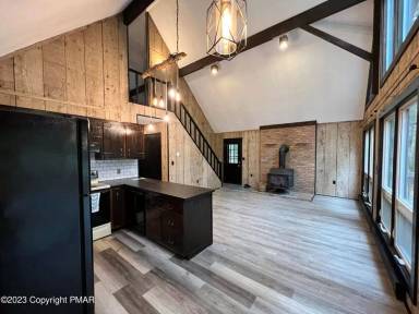 Main picture of 211 Dorchester Dr