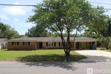 Main picture of 21 Highpoint Dr