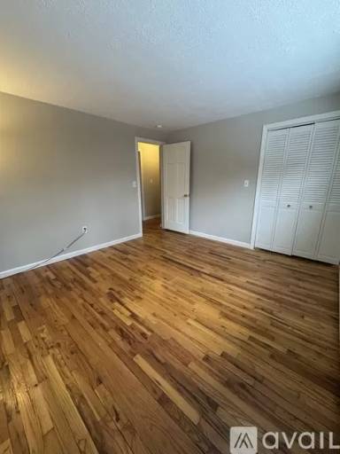 Main picture of 144 E Main St