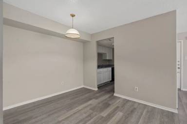 Main picture of 4020 Highway 365
