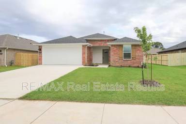 Main picture of 203 Collie Ave