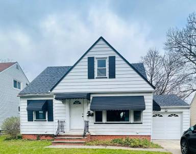 Main picture of 983 S Green Rd