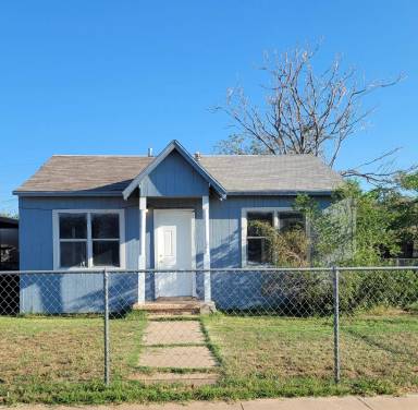 Main picture of 2806 1st Pl