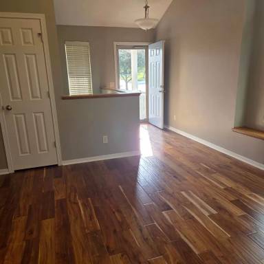 Main picture of 633 Carlton Dr