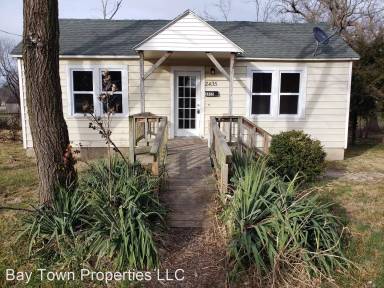 Main picture of 2435 W Phelps St