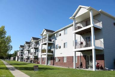 Main picture of Royal Oaks Apartments