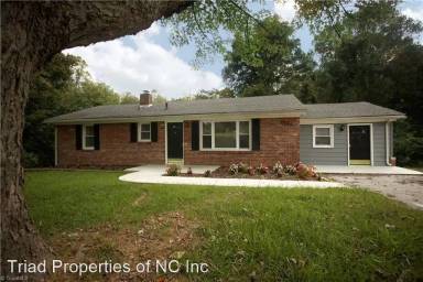 Main picture of 901 Dize Dr
