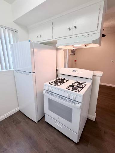 Main picture of 12414 Dunrobin Ave
