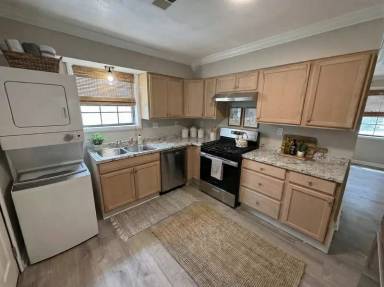 Main picture of 1537 Boxwood St