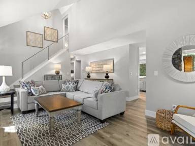 Main picture of 28 Turnberry Dr