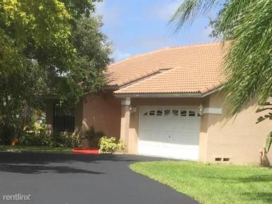 Main picture of 2456 NW 97th Ln