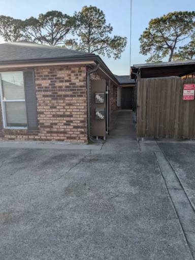 Main picture of 1110 West Dr