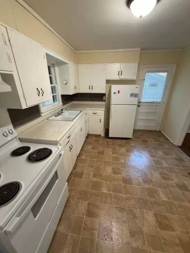 Main picture of 16 Auburn Ln NW