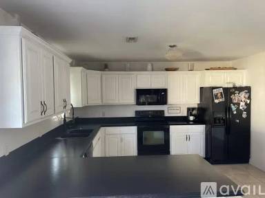 Main picture of 1715 W 14th Street Pl