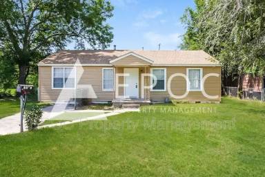 Main picture of 5331 W 2nd St