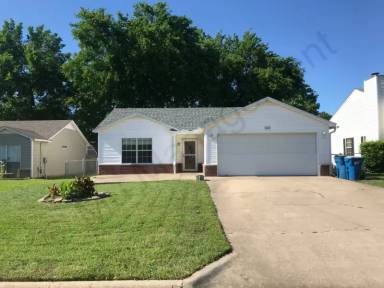 Main picture of 3003 NE 14th St