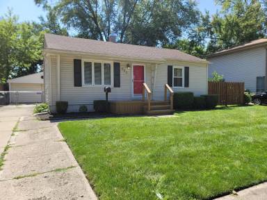 Main picture of 902 E Windemere Ave