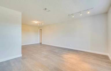 Main picture of 6241 Cranberry Ln E