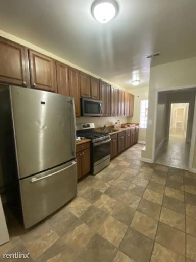 Main picture of 9010 S Commercial Ave