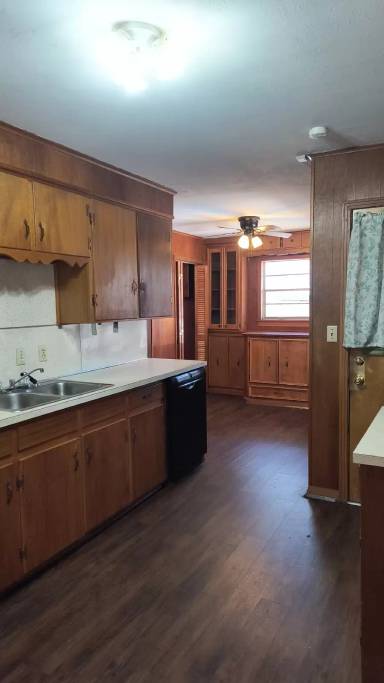 Main picture of 819 W 13th Ave