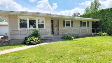 Main picture of 2645 2nd Ave