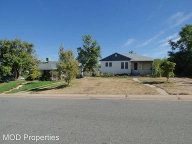 Main picture of 724 S Pecos St