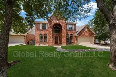 Main picture of 18743 Danforth Cv