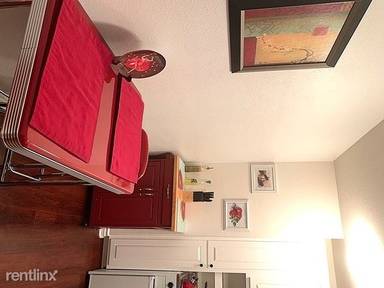 Main picture of 8418 Lourenco Ln