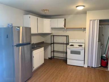 Main picture of 206 2nd St SE