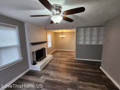 Main picture of 203 Pinetree Rd