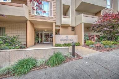 Main picture of 55 Fairmount Ave