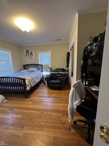 Main picture of 20 Concord Ave