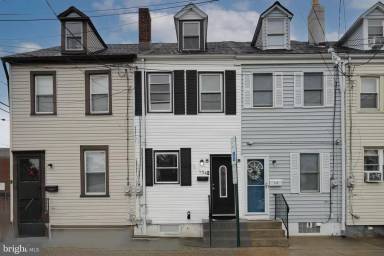 Main picture of 134 Atlantic St