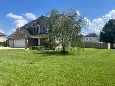 Main picture of 400 Buxton Ct