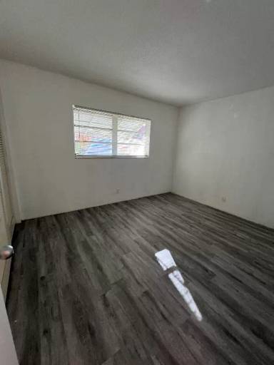 Main picture of 1701 NW 46th Ave