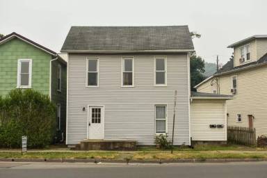 Main picture of 610 W Main St