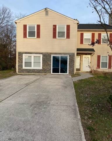 Main picture of 5 Maynard Dr