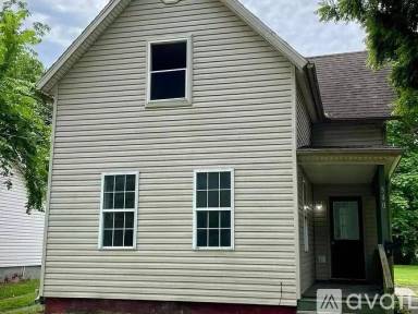 Main picture of 540 Mathews St