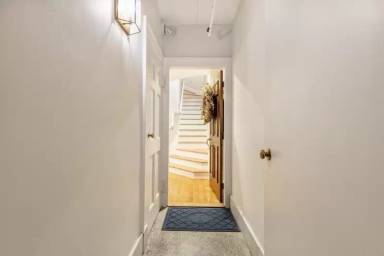Main picture of 48 Beacon St