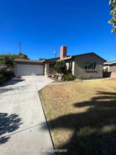 Main picture of 1707 W Sumac Ln