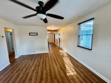 Main picture of 1009 Bennington Rd
