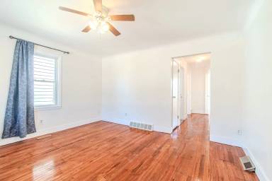 Main picture of 1216 E George Ave