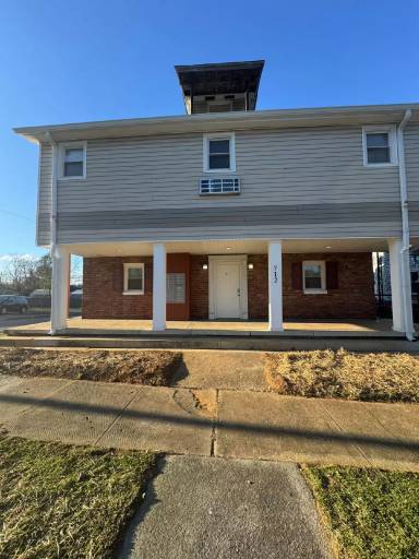 Main picture of 712 Lamont St