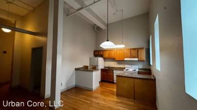 Main picture of 130 King Rd E