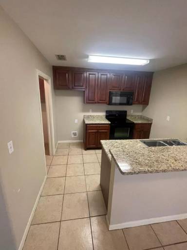 Main picture of 819 W 25th St
