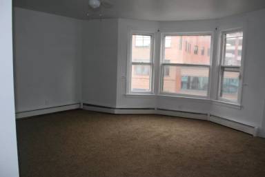 Main picture of 404 N 2nd St