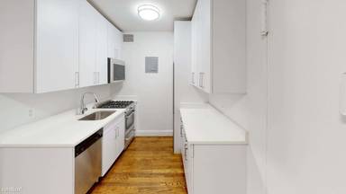 Main picture of 400 E 89th St Apartments