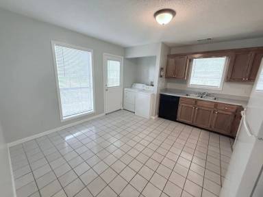 Main picture of 1324B Anchorage Rd