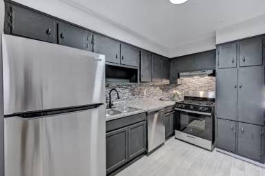 Main picture of 3494 Madison St