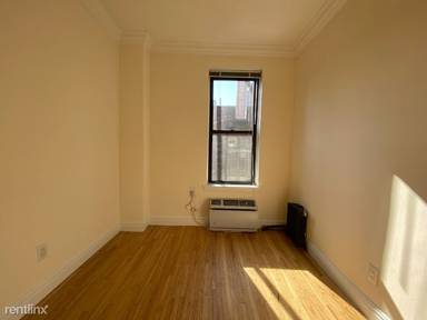 Main picture of 210 E 83rd St